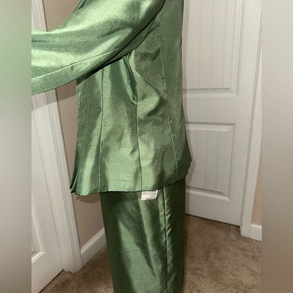 Suit Studio 2 piece suit - Picture 15 of 16